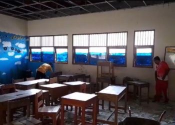 Plafon Ambrol, 4 Ruang Kelas SMPN 2 Tunjungan Blora Tetap Digunakan Siswa Belajar