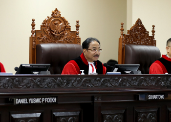 Suasana sidang PHPU pada Panel Hakim 1 yang dipimpin Ketua MK Suhartoyo dengan didampingi dua anggota yakni Hakim Konstitusi Daniel Yusmic P. Foekh dan Hakim Konstitusi M. Guntur Hamzah, belum lama ini. (MK | Harianmuria.com)