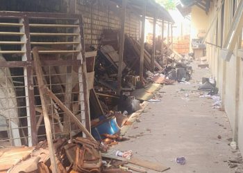 Sejumlah komputer milik SMPN 1 Randublatung hancur berantakan, diduga dirusak oleh oknum siswa. (Hanafi | Harianmuria.com)