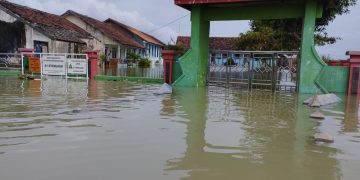 SEKOLAH BANJIR