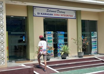 Salah satu Kantor di Kabupaten Blora yang memasang banner Zona Integritas. (Eko Wicaksono/Harianmuria.com)