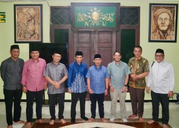 Tim Transisi Luthfi-Yasin bersama jajaran Pengurus Wilayah Nahdlatul Ulama Jateng. (Istimewa/Harianmuria.com)