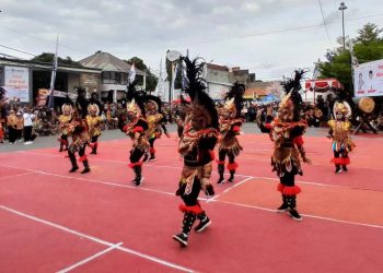 Penampilan kesenian dalam Festival Megengan tahun 2024 lalu. (Burhan Aslam/Harianmuria.com)