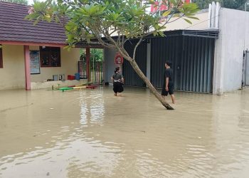 Hujan Deras, Desa Katong Banjir Setinggi Paha Orang Dewasa