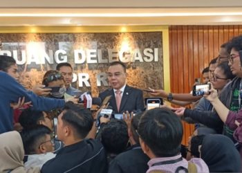 MENTERI