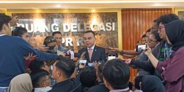 MENTERI