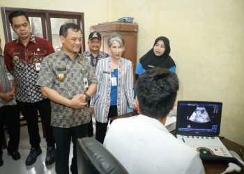 Gubernur Jawa Tengah Ahmad Luthfi mengecek Layanan Speling di Desa Karanggondang, Jepara. (Dok. Setda Jateng/Harianmuria.com)