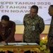 Dari kiri: Bupati Bojonegoro Setyo Wahono, Bupati Blora Arief Rohman, dan Bupati Ngawi Ony Anwar Harsono menandatangani komitmen bersama untuk membangun kawasan Wiranegoro. (Dok. Pemkab Blora/Harianmuria.com)