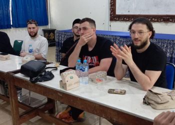 Bagi Pengalaman, Bule Muslim Ungkap Mudahnya Beragama di Indonesia
