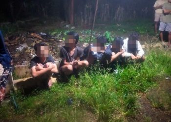 Lima remaja yang diamankan petugas Polsek Karanganyar karena diduga hendak perang sarung. (Dok. Polres Pekalongan/Harianmuria.com)