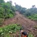 Akses jalan menuju Desa Tempur Kecamatan Keling Jepara tertutup longsoran. (Muhammad Aminudin/Harianmuria.com)