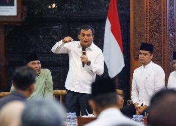Gubernur Jateng Ahmad Luthfi menyampaikan paparan dalam Rembug Selapanan di Pendapa Pemkab Jepara. (Dok. Humas Pemprov Jateng/Harianmuria.com)