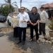 Bupati Pati Sudewo meninjau ruas Jalan Tayu-Dukuhseti, Sabtu (29/3/2025). (Mutia Parasti/Harianmuria.com)