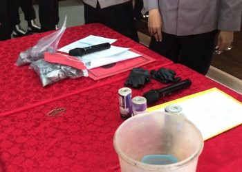 Barang bukti kasus peredaran bahan peledak tak berizin ditunjukkan Polres Jepara dalam konferensi pers. (Muhammad Aminudin/Harianmuria.com)