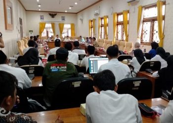 Komisi D DPRD Pati menerima audiensi guru honorer. (Febriyanto/Harianmuria.com)