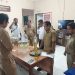 Proses Uji Tera Minyakita yang dilakukan Dinas Perdagangan Kudus, Senin (10/3). (Nisa HS/Harianmuria.com)