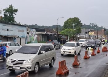 Volume kendaraan arus balik Idulfitri 1446 H dari arah Solo menuju Semarang mulai tampak sejak Kamis (3/4) siang. (Hesty Imaniar/Harianmuria.com)
