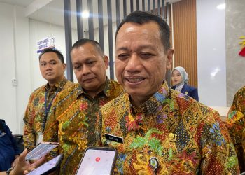 Bupati Kudus Sam'ani Intakoris menjelaskan prospek kelanjutan proyek SIHT Klaling. (Fahtur Rohman/Harianmuria.com)