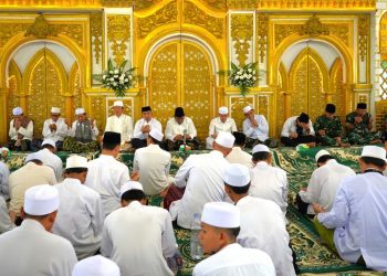Kegiatan Grobogan Berzikir di Alun-Alun Purwodadi, Minggu (13/4/2025). (Dok. Setda Grobogan/Harianmuria.com)