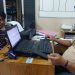 Penyidik Satreskrim Polres Salatiga meminta keterangan terduga pelaku pembakaran rumah di Tegalrejo, Argomulyo. (Dok. Polres Salatiga/Harianmuria.com)