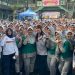 Wakil Bupati Kudus Bellinda Birton foto bersama peserta kegiatan Gerakan Cegah Stunting dengan Aksi Bergizi di MA NU Banat Kudus, Kamis (8/5/2025). (Nisa HS/Harianmuria.com)
