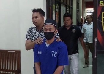 Tersangka MI (34) ditangkap Satuan Reskrim Polres Kudus setelah terbukti mencabuli anak tirinya yang baru berusia 12 tahun. (Fahtur Rohman/Harianmuria.com)