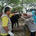 Tim Dinas Pertanian dan Peternakan (Dispertan) Kabupaten Pati melakukan pemeriksaan hewan kurban di Pasar Hewan Margorejo, Pati, Selasa (27/5/2025). (Dok. Dispertan Pati/Harianmuria.com)
