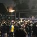 Situasi di Kampus Undip Pleburan saat Demo May Day, Kamis (1/5/2025) malam. (Syahril Muadz/Harianmuria.com)