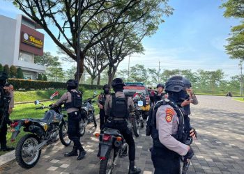 Petugas Polrestabes Semarang sidak di Kawasan Industri Candi dan Kawasan Industri BSB, Kota Semarang, Kamis (15/5/2025). (Dok. Polrestabes Semarang/Harianmuria.com)