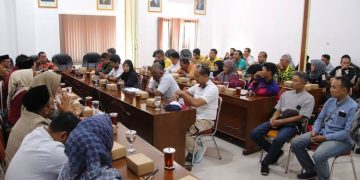Pengurus cabor mengikuti audiensi bersama DPRD Kabupaten Pekalongan untuk membahas persoalan internal KONI, Rabu, 4 Juni 2025. (Fahri Akbar/Harianmuria.com)