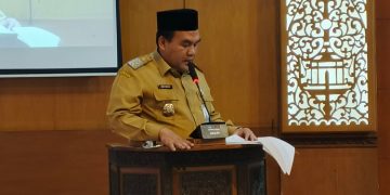 Bupati Blora Arief Rohman membacakan Jawaban Bupati atas Pandangan Umum Fraksi dalam Rapat Paripurna DPRD Blora, Senin, 30 Juni 2025. (Eko Wicaksono/Harianmuria.com)