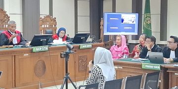 Kepala Bapenda Kota Semarang Indriyasari menjadi saksi dalam sidang terdakwa kasus korupsi mantan Wali Kota Semarang Hevearita Gunaryanti Rahayu (Mbak Ita) dan suaminya Alwin Basri di Pengadilan Tipikor Semarang, Senin 30 Juni 2025. (Syahril Muadz/Harianmuria.com)
