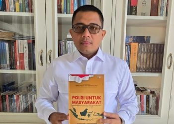 Ngasiman Djoyonegoro (Simon), penulis buku 'Polri untuk Masyarakat, Transformasi Polri Menuju Indonesia Emas 2045'. (Dok. Lingkar Network/Harianmuria.com)
