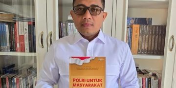 Ngasiman Djoyonegoro (Simon), penulis buku 'Polri untuk Masyarakat, Transformasi Polri Menuju Indonesia Emas 2045'. (Dok. Lingkar Network/Harianmuria.com)