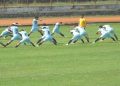 Para pemain Persekap U-15 mengikuti instruksi pelatih dalam sesi latihan di Stadion Widya Manggala Krida, Kedungwuni, Kabupaten Pekalongan, Minggu, 29 Juni 2025. (Fahri Akbar/Harianmuria.com)