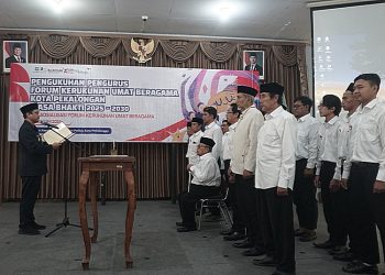 Wali Kota Pekalongan Afzan Arslan Djunaid melantik Pengurus FKUB Kota Pekalongan 2025–2030 di Aula KPU Kota Pekalongan, Rabu, 25 Juni 2025. (Fahri Akbar/Harianmuria.com)