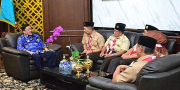 Wali Kota Salatiga Robby Hernawan menerima audiensi Kwartir Cabang (Kwarcab) Gerakan Pramuka Salatiga di ruang kerjanya, Selasa, 17 Juni 2025. (Dok. Setda Salatiga/Harianmuria.com)