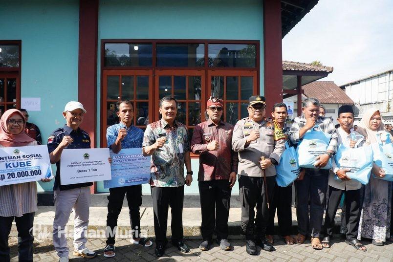 4,6 Juta Warga Jateng Nikmati Cek Kesehatan Gratis, Dokter Spesialis Keliling Layani 253 Desa 2 Program Cek Kesehatan Gratis layani pemeriksaan untuk TBC, gula darah, tekanan darah, dan lainnya.
