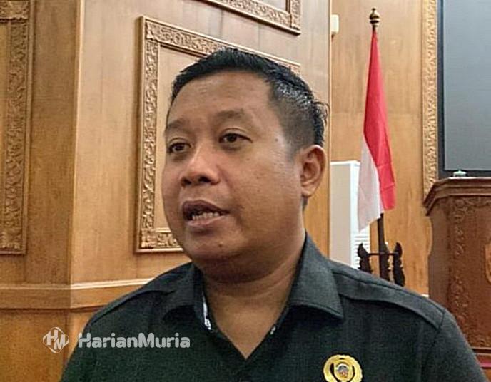 DPRD Pati Imbau Warga Bijak Gunakan BLT DBHCHT untuk Kebutuhan Produktif - Harianmuria Ketua Komisi D DPRD Pati, Teguh Bandang Waluyo, mengapresiasi penyaluran BLT DBHCHT 2025 untuk buruh rokok dan petani tembakau.
