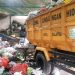 Pemkot Salatiga Bangun TPS3R Baru di Sidomukti, Jawaban atas Lonjakan Sampah - Harianmuria Satu unit truk Dinas Lingkungan Hidup Salatiga memuat sampah di TPS3R Bulu, Tegalrejo, Argomulyo. (Dok. warga/Harianmuria.com)