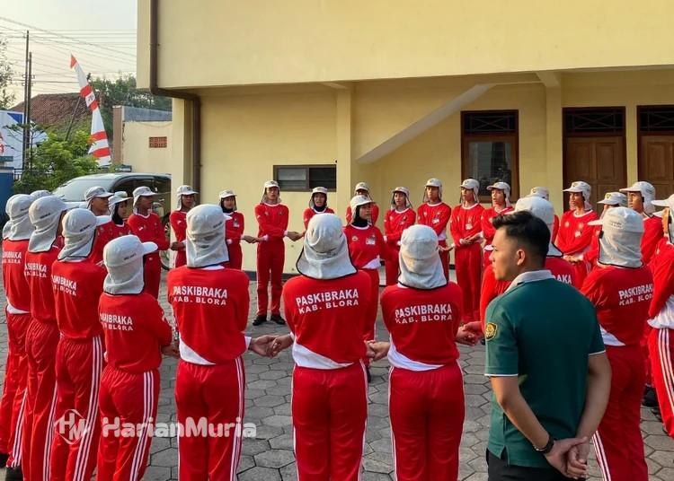 Perayaan HUT ke-80 RI di Blora: 8 OPD Terlibat, Ada Konser Denny Caknan dan Ari Lasso - Harianmuria Perayaan HUT ke-80 RI di Blora 2025, 8 OPD siapkan lomba, pentas seni, hiburan musik, dan upacara.