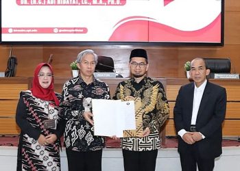 Ustaz Adi Hidayat resmi diangkat sebagai dosen tetap UPI di Prodi Linguistik Sekolah Pascasarjana.