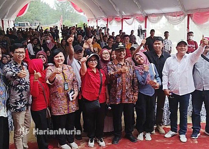 DPR Bantu Rp50 Juta, Bupati Harno Janjikan LPJU untuk Pantai Karangjahe Rembang - Harianmuria Anggota DPR RI Evita Nursanty bantu Rp50 juta untuk pavingisasi pantai karangjahe Rembang, Bupati janjikan pemasangan lampu jalan (LPJU) demi kenyamanan wisatawan.