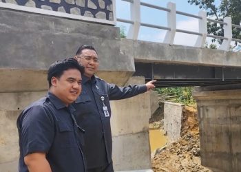Ketua DPRD Pati, Ali Badrudin, menegaskan agar kontraktor proyek jembatan Pelemgede segera memperbaiki kerusakan sesuai ketentuan setelah jembatan ambrol sebelum diresmikan.