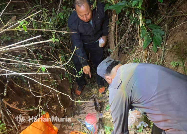 Identitas Tengkorak di Hutan Cepogo Jepara Terungkap, Ternyata Warga Hilang 3 Bulan Lalu - Harianmuria Tengkorak manusia yang ditemukan di Hutan Cepogo Jepara ternyata warga setempat bernama Suwariyanto yang hilang tiga bulan lalu dan memiliki riwayat depresi.