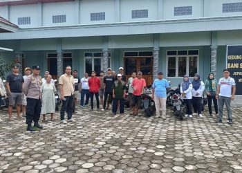 PLN berjanji menambah daya trafo setelah warga Desa Jepangpakis Kudus protes karena listrik sering padam.