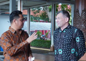 Konjen Australia Kunjungi Jepara, Bahas Kerja Sama dan Kagumi Kekayaan Budaya Lokal - Harianmuria Kunjungan Konjen Australia Glen Askew ke Jepara bahas penguatan kerja sama, pelayanan publik, kebencanaan, hingga kekaguman pada budaya lokal seperti gebyok dan tradisi Jepara.
