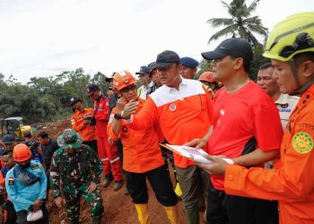 BNPB melakukan modifikasi cuaca untuk mempercepat pencarian korban hilang longsor di Cilacap.