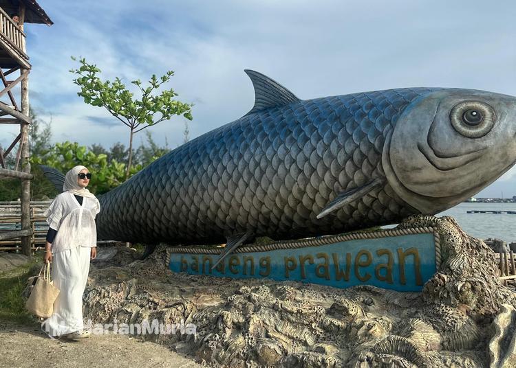 Pesona Pantai Prawean Jepara, Surga Tersembunyi dengan Panorama Sunset Memukau - Harianmuria Pantai Prawean di Jepara menawarkan pesona alam yang tenang, pasir lembut, dan panorama sunset memukau.