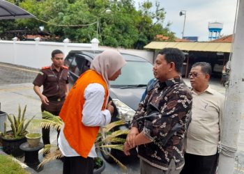 Dugaan Kriminalisasi Kasus Pengangkutan Kayu di Kendal, Kuasa Hukum Soroti Kejanggalan - Harianmuria Kuasa hukum Kurniasari mengungkap dugaan kriminalisasi dalam kasus pengangkutan kayu di Kendal, soroti sejumlah kejanggalan.